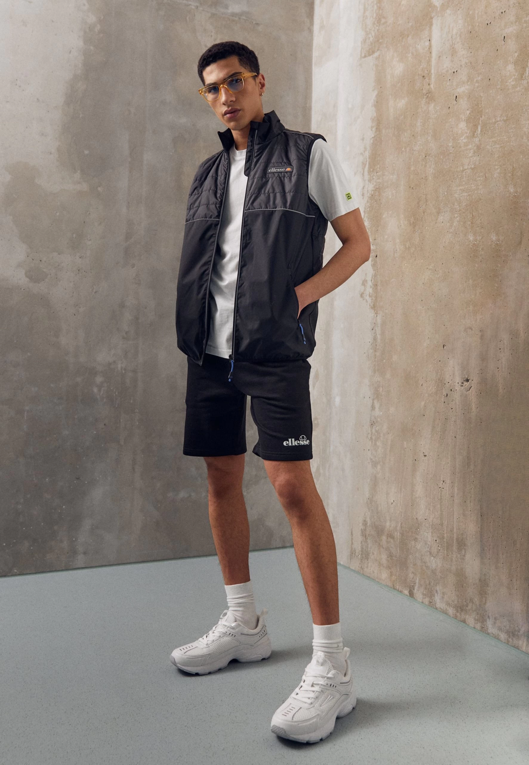 Ellesse Lunala - Waistcoat - Black - Image 2