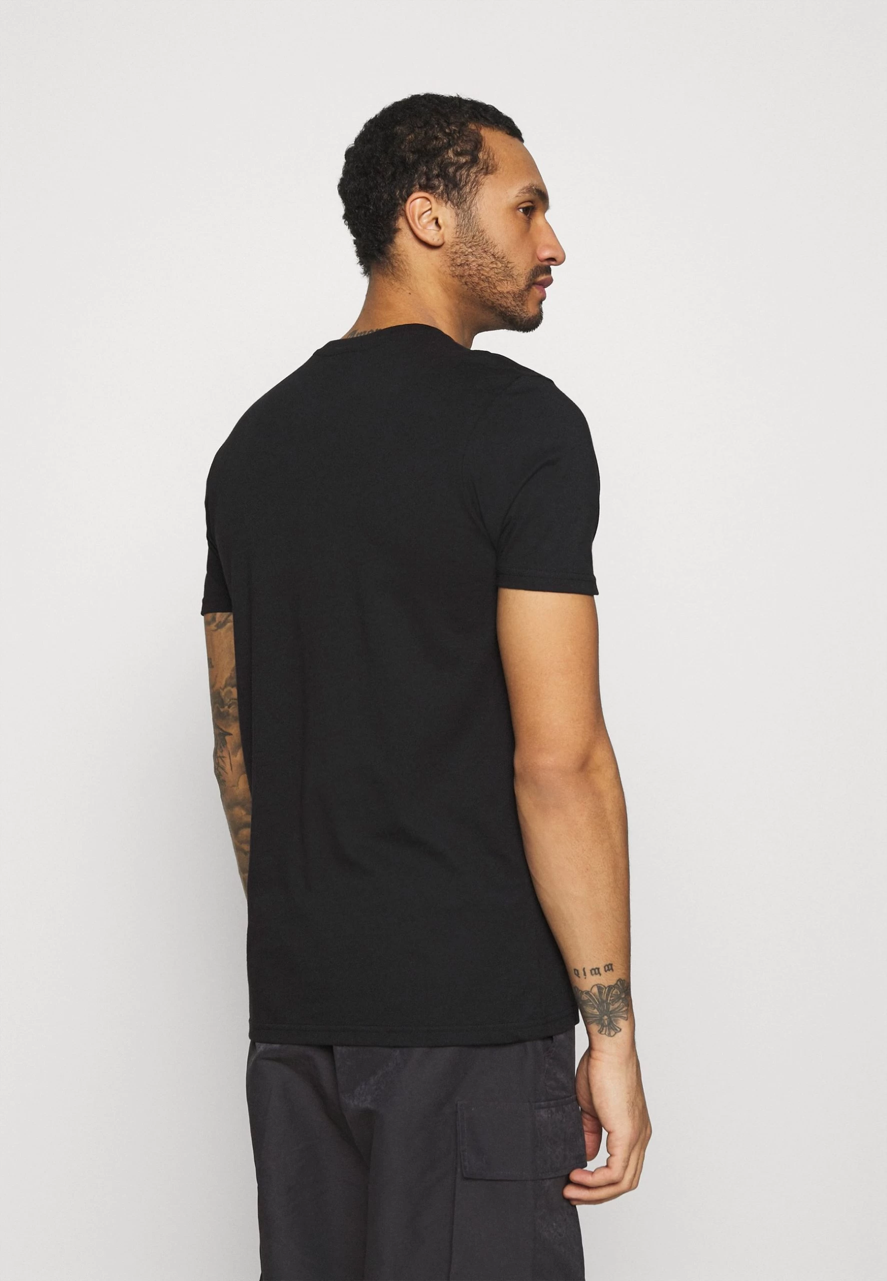 Ellesse Mavoz - Basic T-Shirt - Black - Image 3