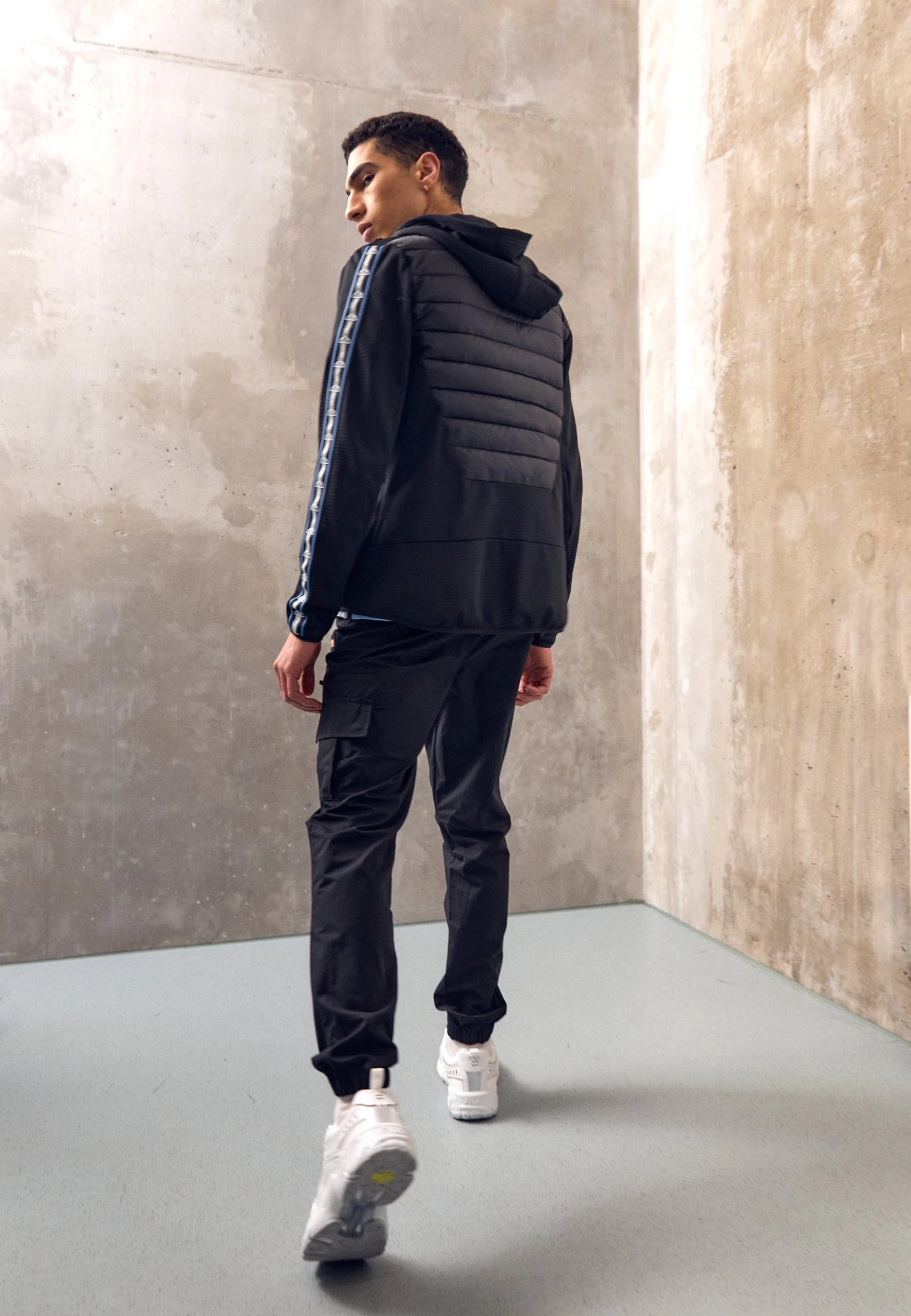 Ellesse Bonsly - Light Jacket - Black - Image 2
