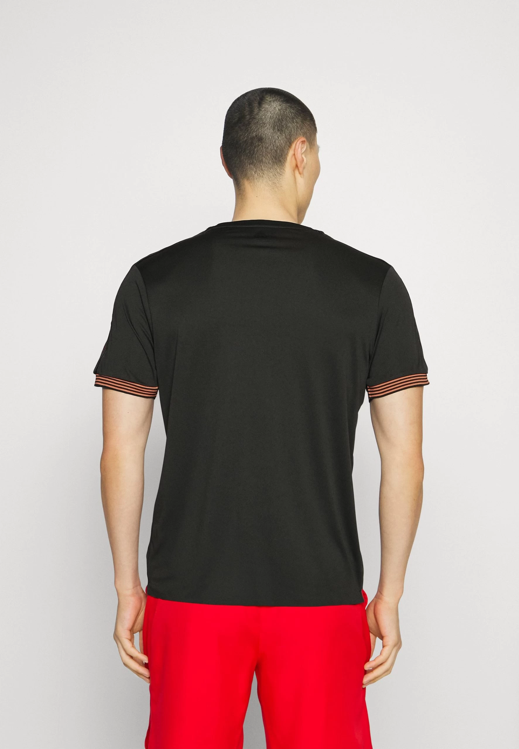 Ellesse Parallel - Basic T-Shirt - Black - Image 3