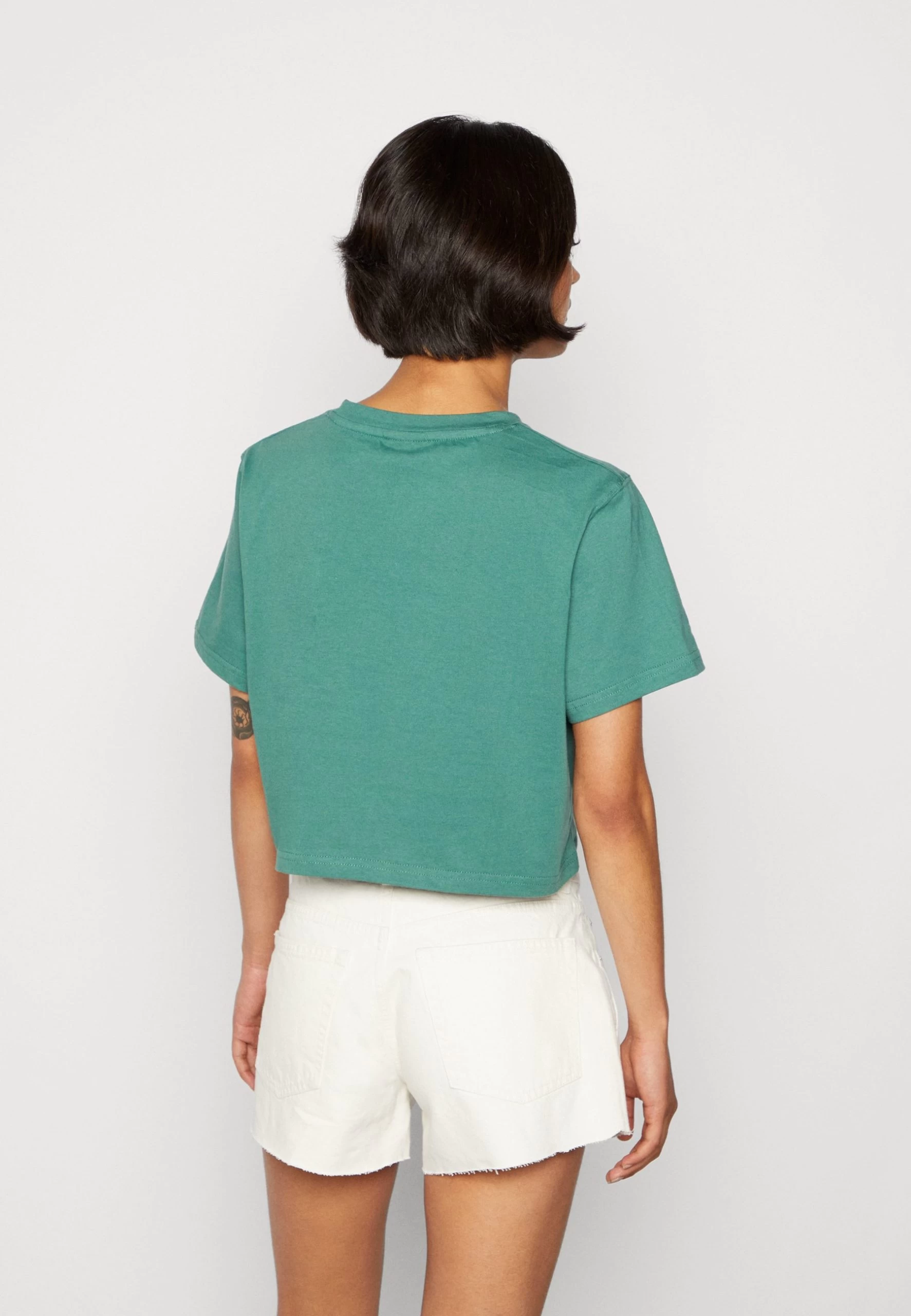 Ellesse Mondo Crop - Print T-Shirt - Image 3